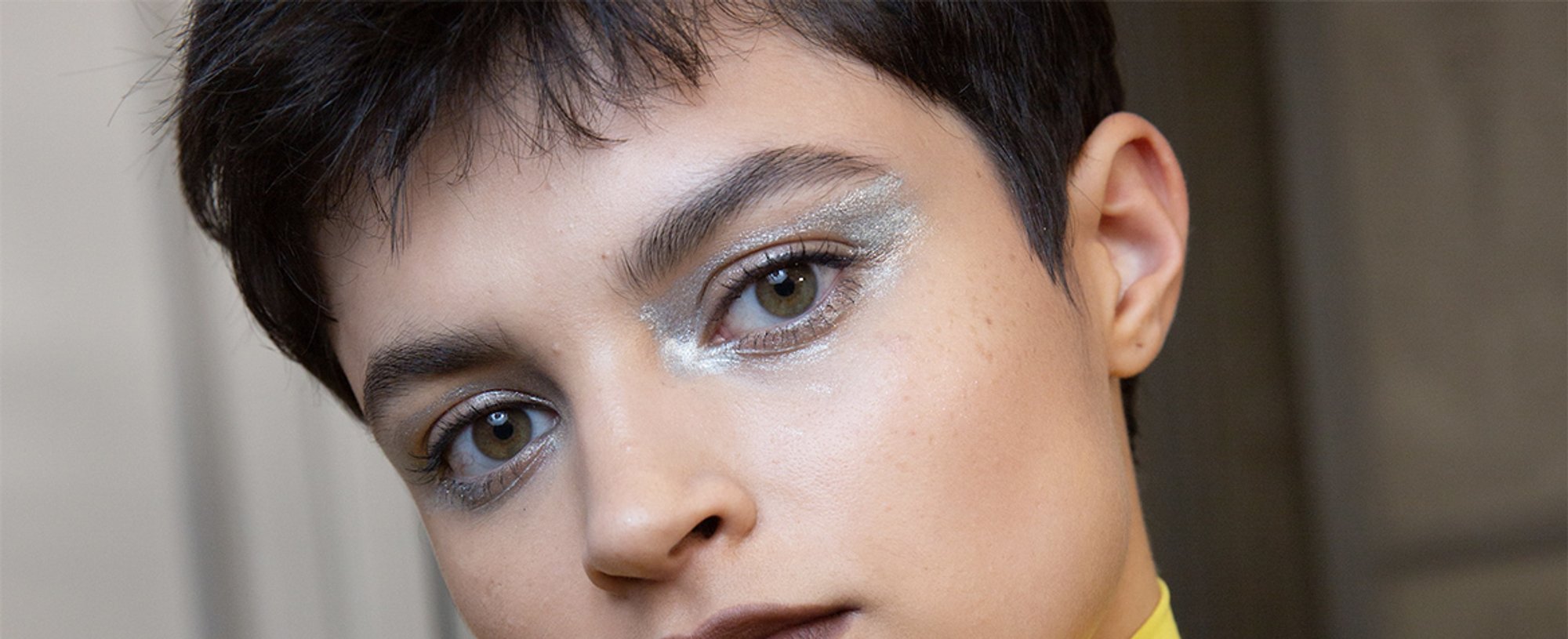 Atrévete con la técnica de maquillaje eyelighter de la mano de los productos makeup de L’Oréal Paris.