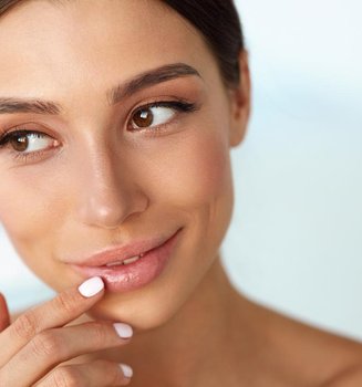Honey lips, el maquillaje de labios de miel que es tendencia| L'Oréal Paris
