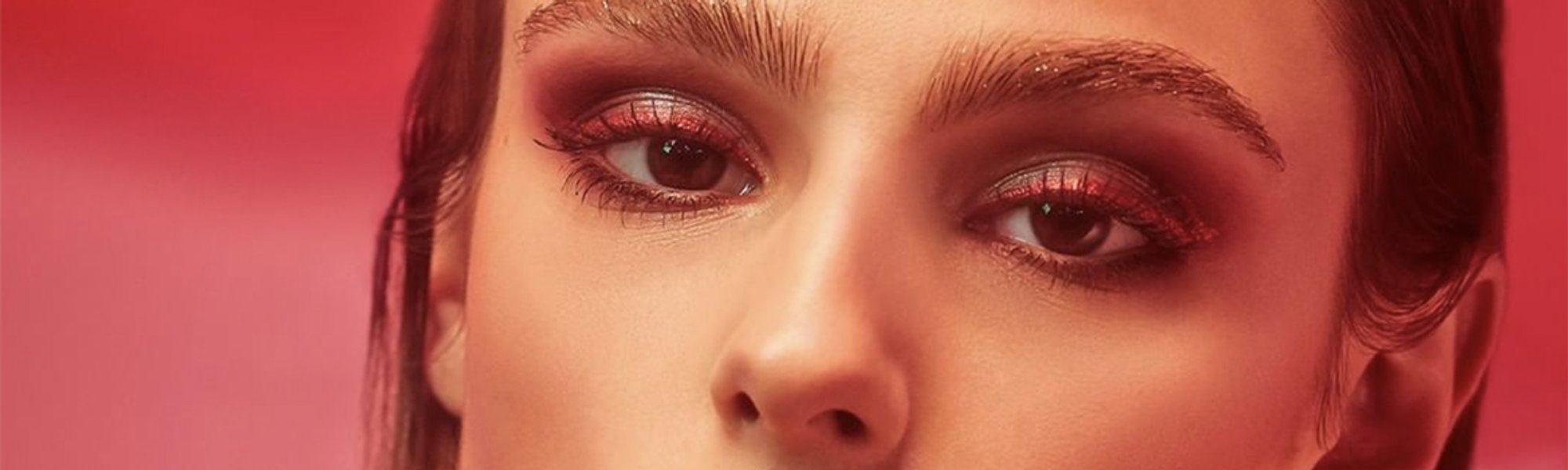 Apuesta por el laminado de cejas con los productos Micro Tatouage y el Top Coat de la gama Unbelieva Brow de L’Oréal Paris.