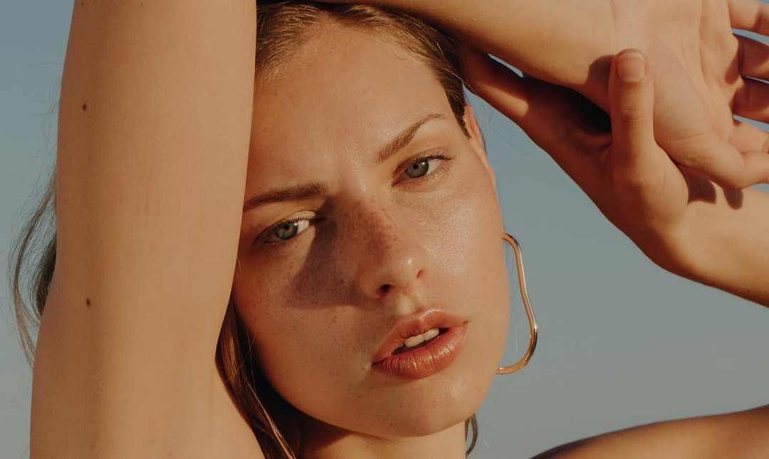 Trucos y consejos para hacerte un buen maquillaje de playa | L'Oréal Paris