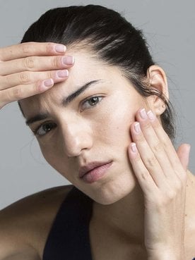 Acaba con el efecto mala cara de lunes a viernes con estos consejos y los productos de L’Oréal Paris.