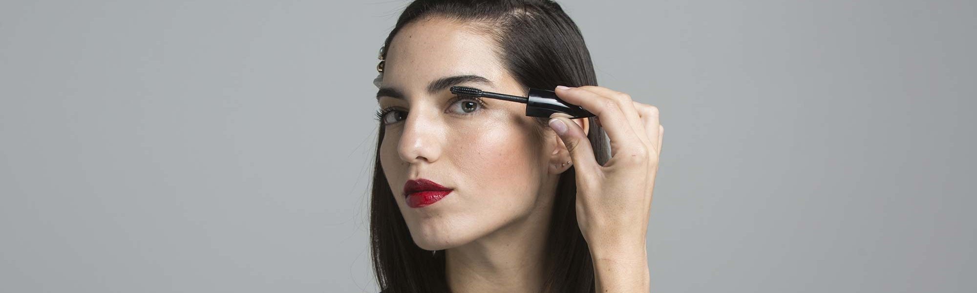 Las máscaras de pestañas de L’Oréal Paris son uno de los trucos de maquillaje para agrandar los ojos más efectivos