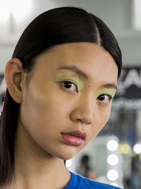 Cambia de registro y atrévete con el maquillaje colorido de la mano de los productos de L’Oréal Paris.