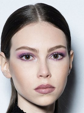 ¿Te atreves con un maquillaje de fiesta a todo color como el de la imagen? Recréalo sin ningún problema con los productos makeup de L’Oréal Paris.