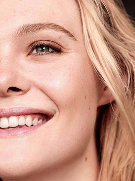 Descubre la tendencia dewy skin para una piel luminosa | L'Oréal Paris