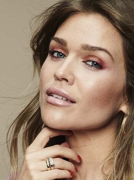 Consigue un maquillaje de ojos para bodas sencillo pero acertado con los productos de L’Oréal Paris.