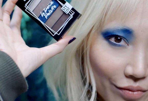 El mejor maquillaje para vestido azul | L'Oréal Paris