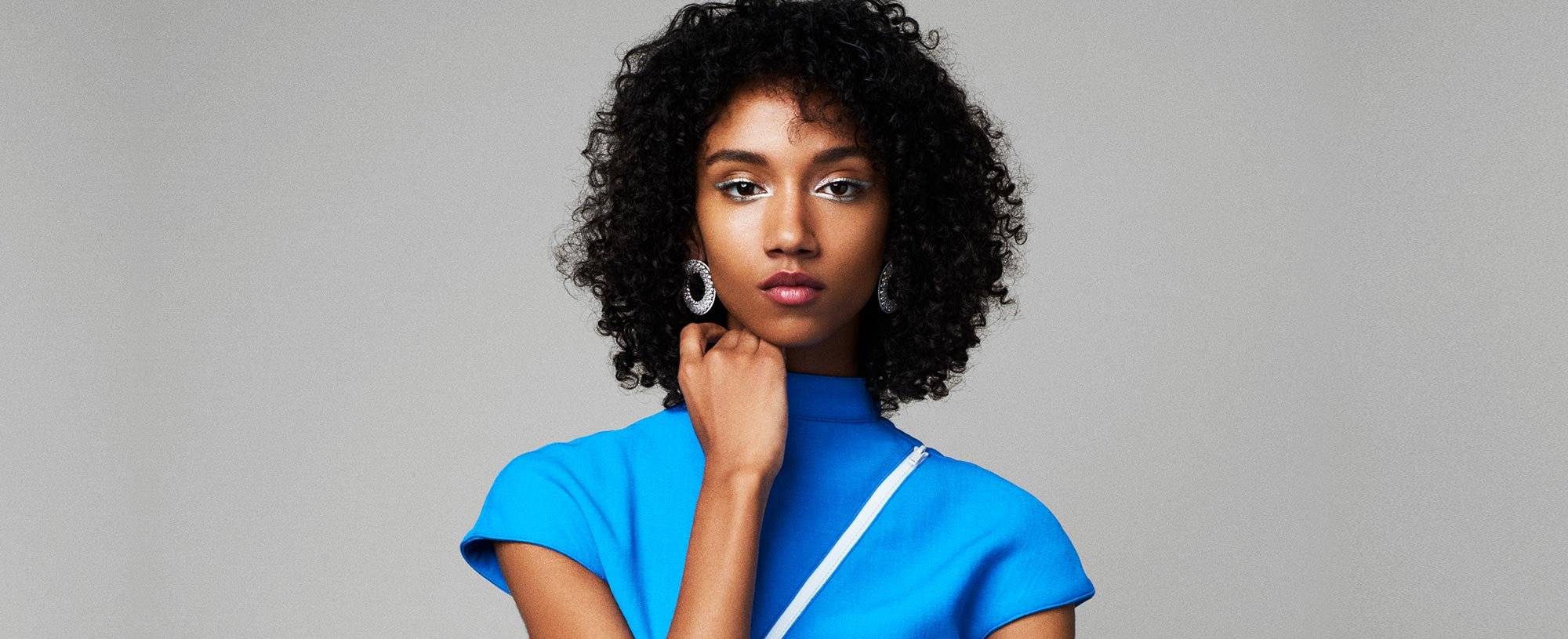maquillaje para vestido azul