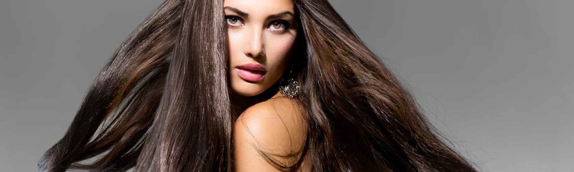 Descubre cómo alargar las pestañas con un plus de volumen con la máscara Lash Paradise de L’Oréal Paris.