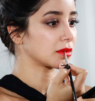 Perfilar Labios Maquillaje Imagen Maquillaje Hero