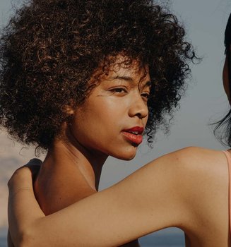 Descubre los colores de labios del Verano 2020 de la mano de las gamas Rouge Signature y Brilliant Signature de L’Oréal Paris.