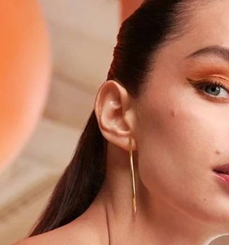Cómo hacer unos labios con volumen pouty lips paso a paso con un pintalabios y un gloss| L'Oréal Paris