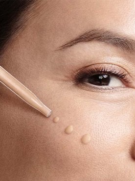Comprueba por ti misma las ventajas y la magia de un sérum con color de la mano del Sérum rellenador de la gama Accord Parfait de L’Oréal Paris. ¡Cuidado y tono a la vez!