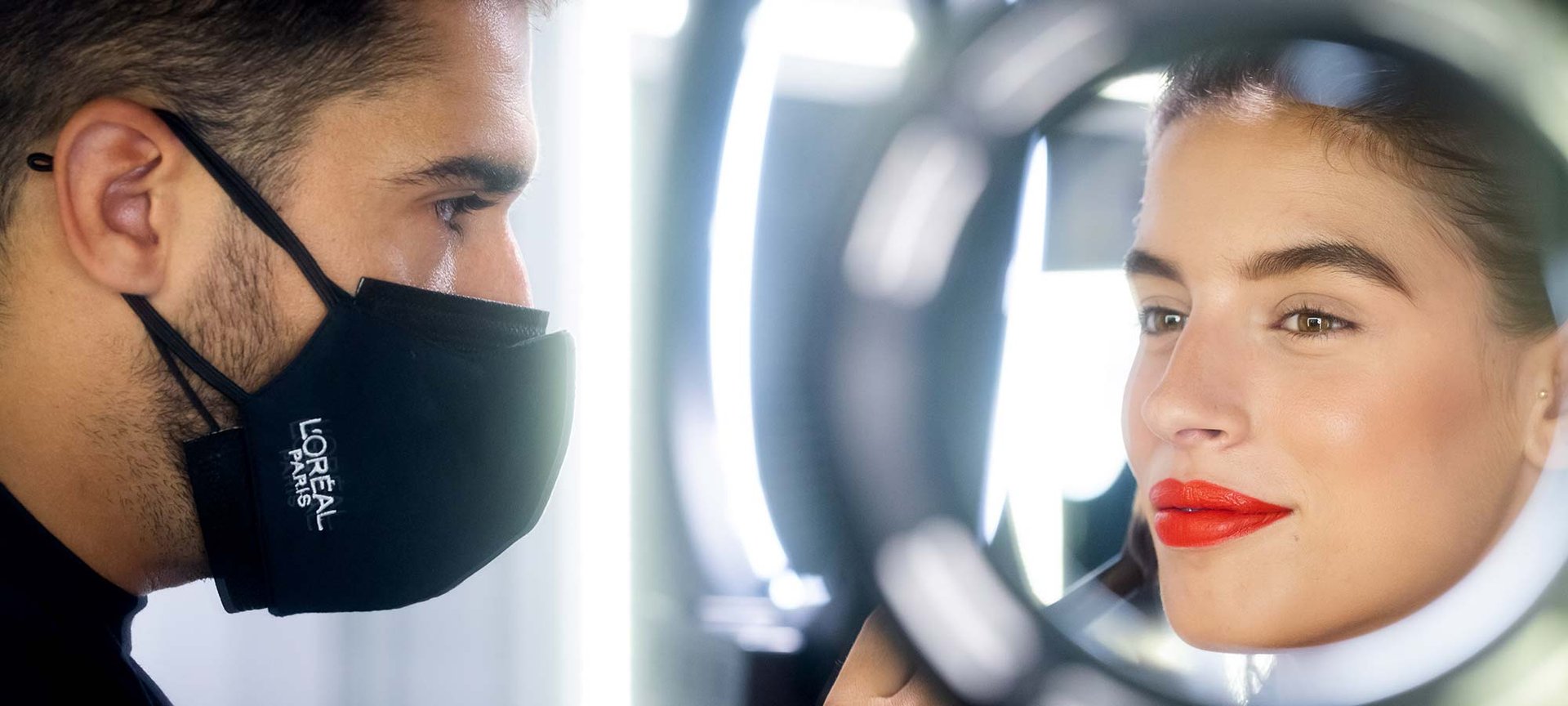 En los maquillajes Fashion Week de esta última edición de septiembre 2020 han predominado las pieles jugosas e hidratadas. Recréalas con los productos de L’Oréal Paris.  