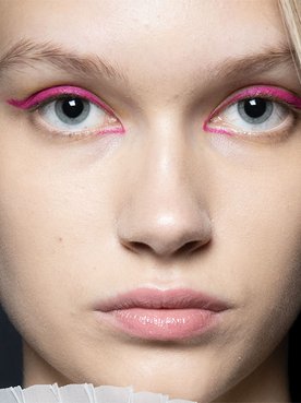 Recrea las tendencias de maquillaje 2021 en tu propia piel con la amplísima colección de productos de maquillaje de L’Oreal Paris. No pierdas de vista a la gama Infalible que te asegurará un makeup de larga duración para tu rostro, ojos y labios.