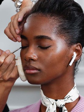 Descubre las diferencias entre los distintos tipos de eyeliner de la mano de L’Oréal Paris.