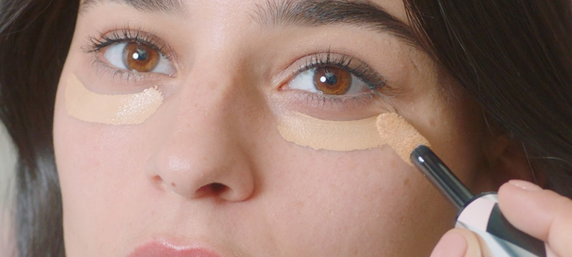 abajo suicidio pasión Cómo aplicar el corrector de ojeras | L'Oréal Paris