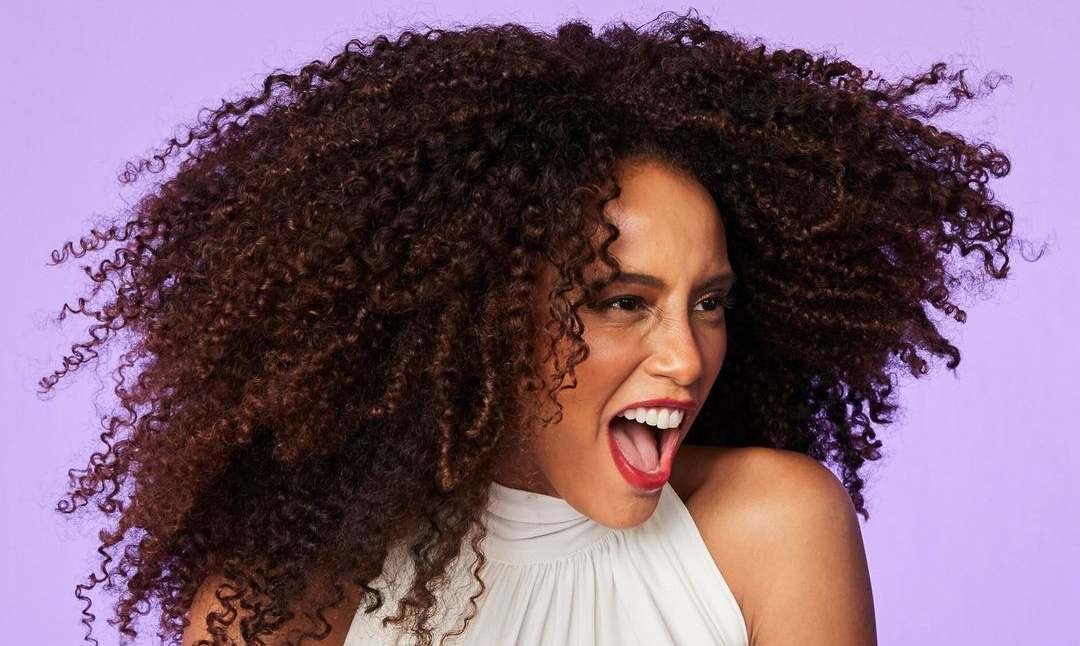 Como cortar el pelo rizado en seco Cabello L Oreal Paris