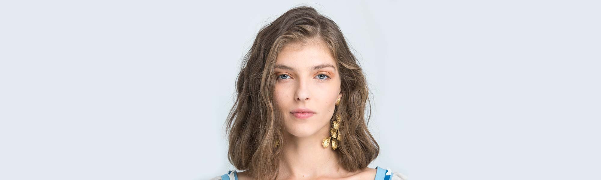 Dale otra vuelta de tuerca a los cortes de pelo del verano 2021 con los productos de fijación de L’Oréal Paris. ¡El Aceite Extraordinario Universal no puede faltar!