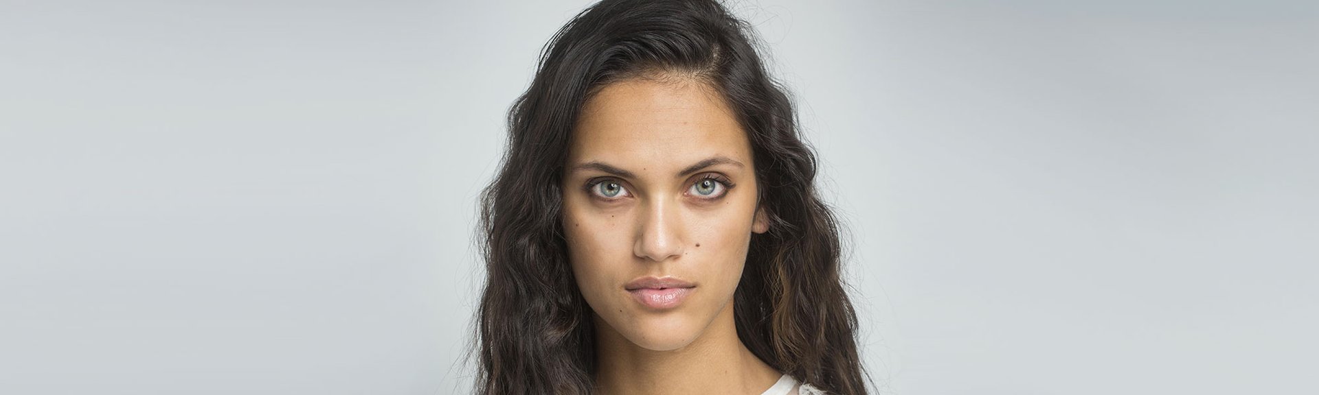 Consigue una melena de sirena auténtica con la ayuda de los productos de fijación de L’Oréal Paris.