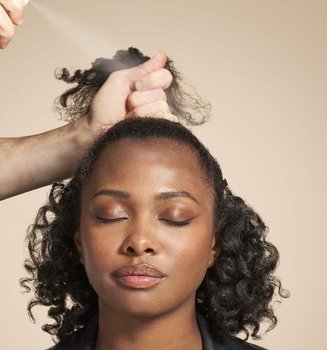 Los mejores peinados para pelo corto rizado| L'Oréal Paris