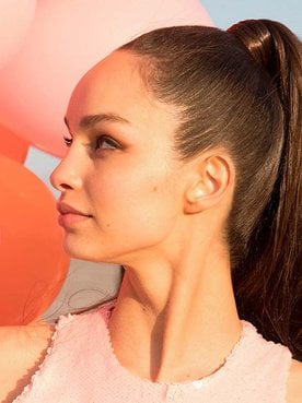 Evita que el encrespamiento arruine tus recogidos para pelo largo con el Sérum Stop Frizz de Elvive Dream Long de L’Oréal Paris.