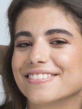 Incluye en tu repertorio de peinados a los semirecogidos media melena y también a los productos de fijación de L’Oréal Paris ¡y rompe con la monotonía!