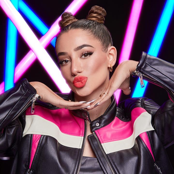 Air Volume Mega Mscara 30h Edicin Especial Puro Power By Lola Lolita Hero