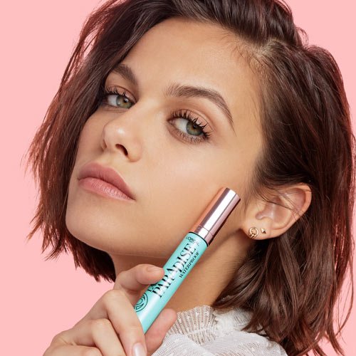 20221024 Digital Lashparadise Mascara Waterproof Pack In Hand ATF06 Dmi Image Na No Cta