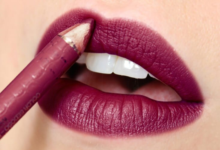 L Oreal Paris Lipstick Perfiladores Color Riche Magique 000 3600522860785 ApplicationUsage