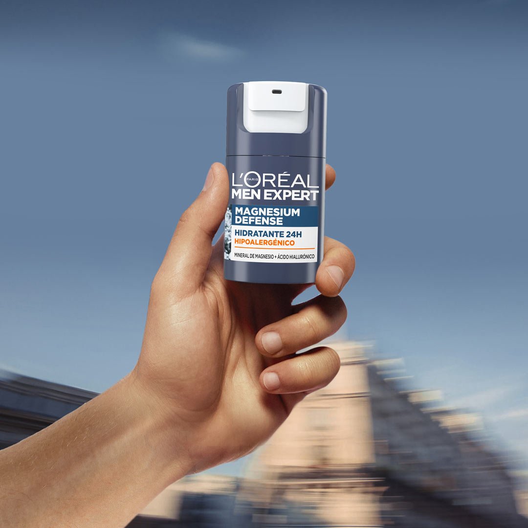 20222111 Digital Mex Magnesium Moisturiser Pack In Hand ATF06 Dmi Image Na No Cta